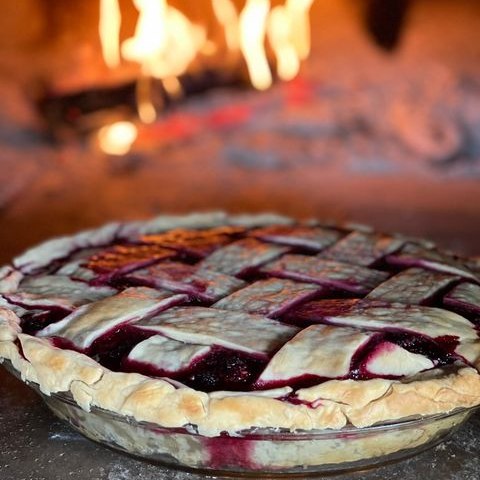 Cooking inside CBO-750 tailgater pizza oven