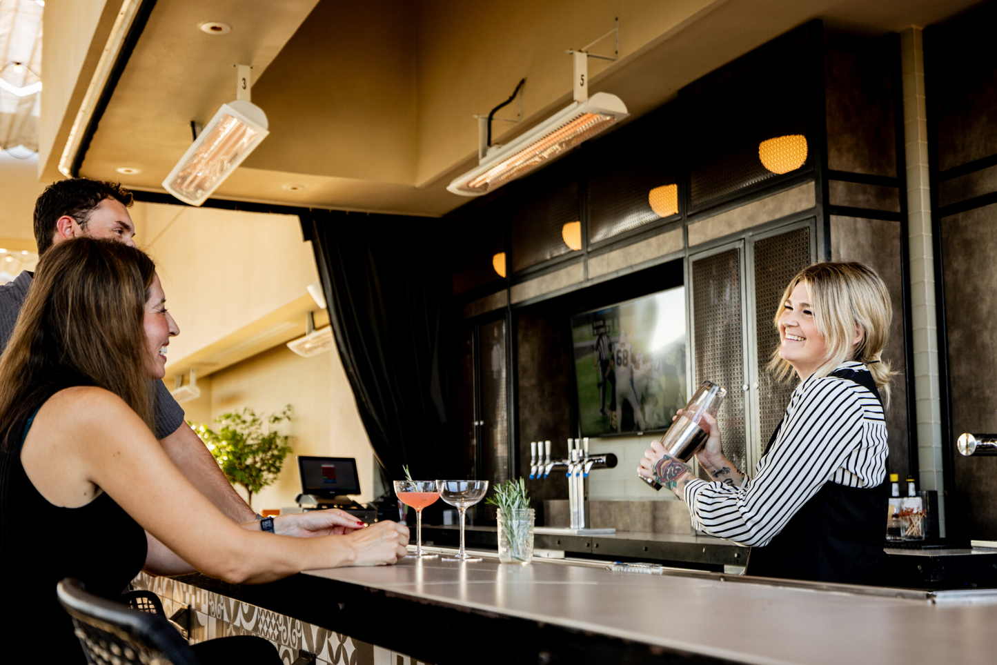 Outdoor bar ceiling hanged 4000W white color bromic tungsten smart-heat electric heater