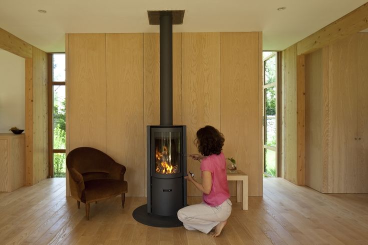 Stûv S30C Wood Burning Stove - Compact Glass Fire Screen Stove 360° Rotating Stove