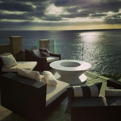 Ocean Side Outdoor setting with 60" Snow color ultrafire gas fireplace