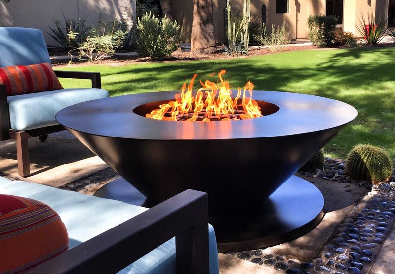 Backyard display 40" chocolate ultrafire - Modfire outdoor fireplace