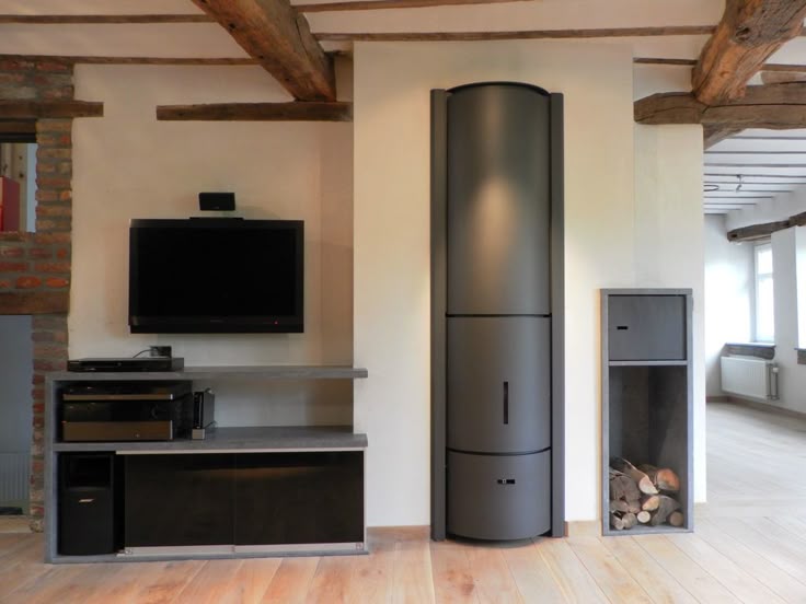 Stûv 30 Compact H - 360° Rotating 6KW Wood Burning Stove