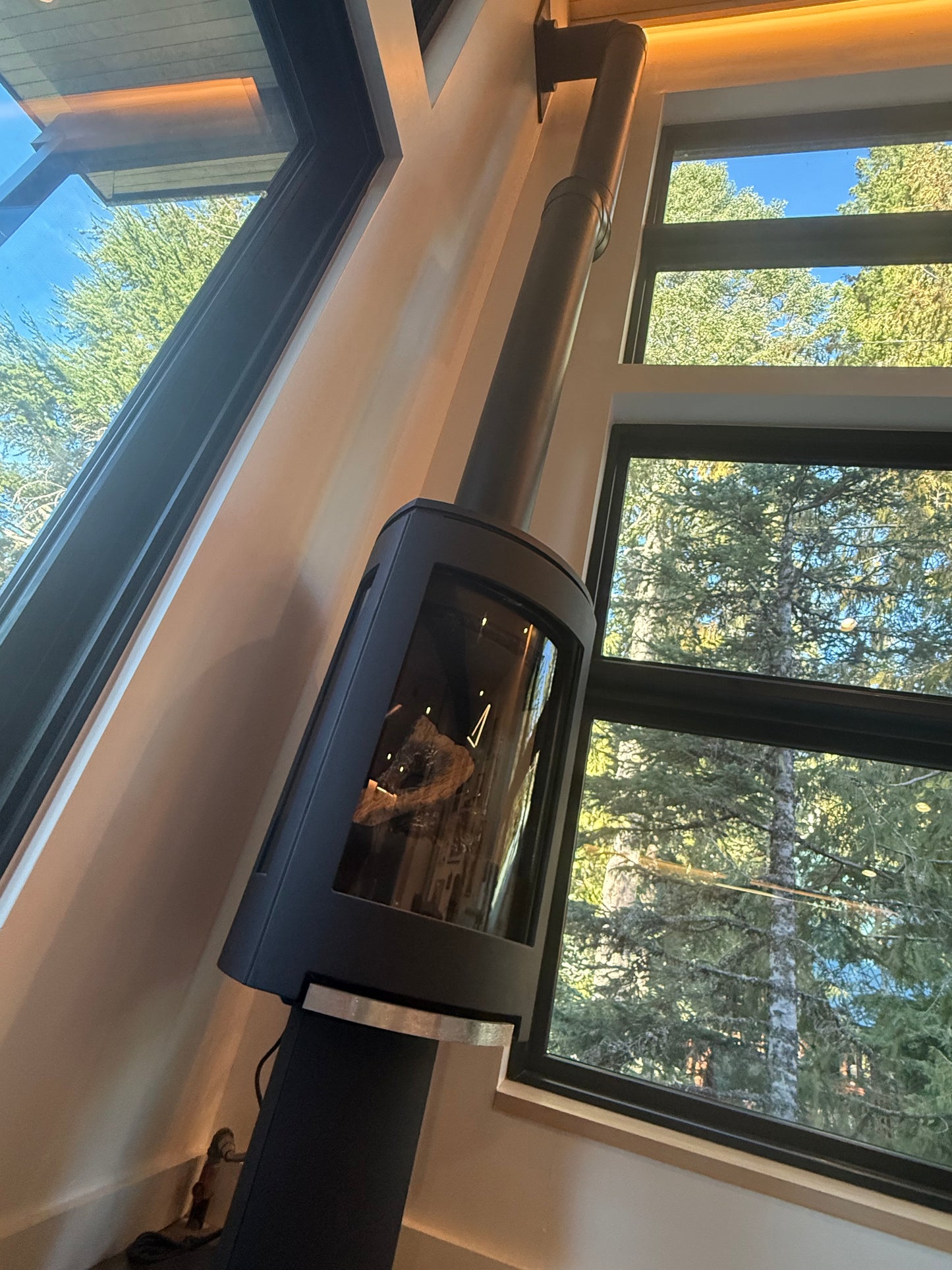 Jotul GF 370 DV IPI - Freestanding Gas Fireplace With Glass Door