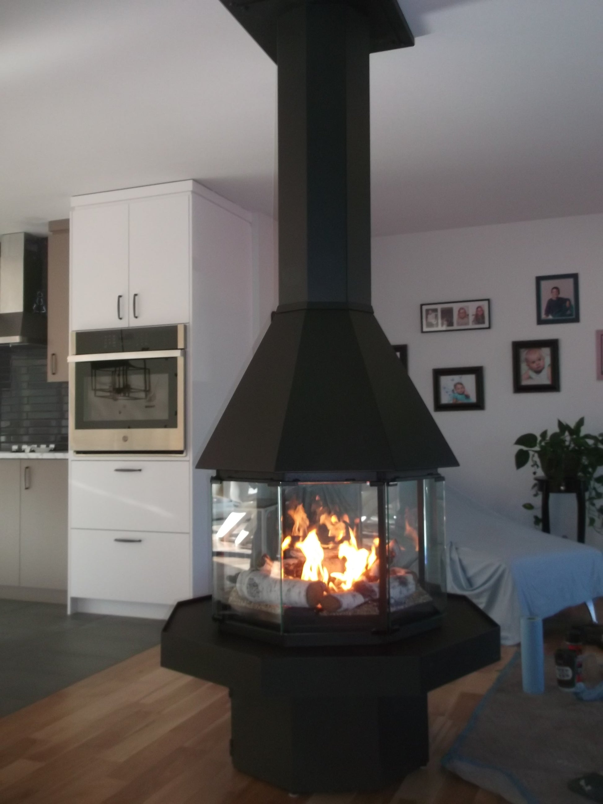 customize 9000 series Don-Bar indoor Central Fireplace Custom Center Room Fireplace in Ice hotel Canada Ice bar Copper fireplace Cone Style MCM Modern Sleek Scandinavian fireplace Round Malm Style Focus Floating UFO fireplace