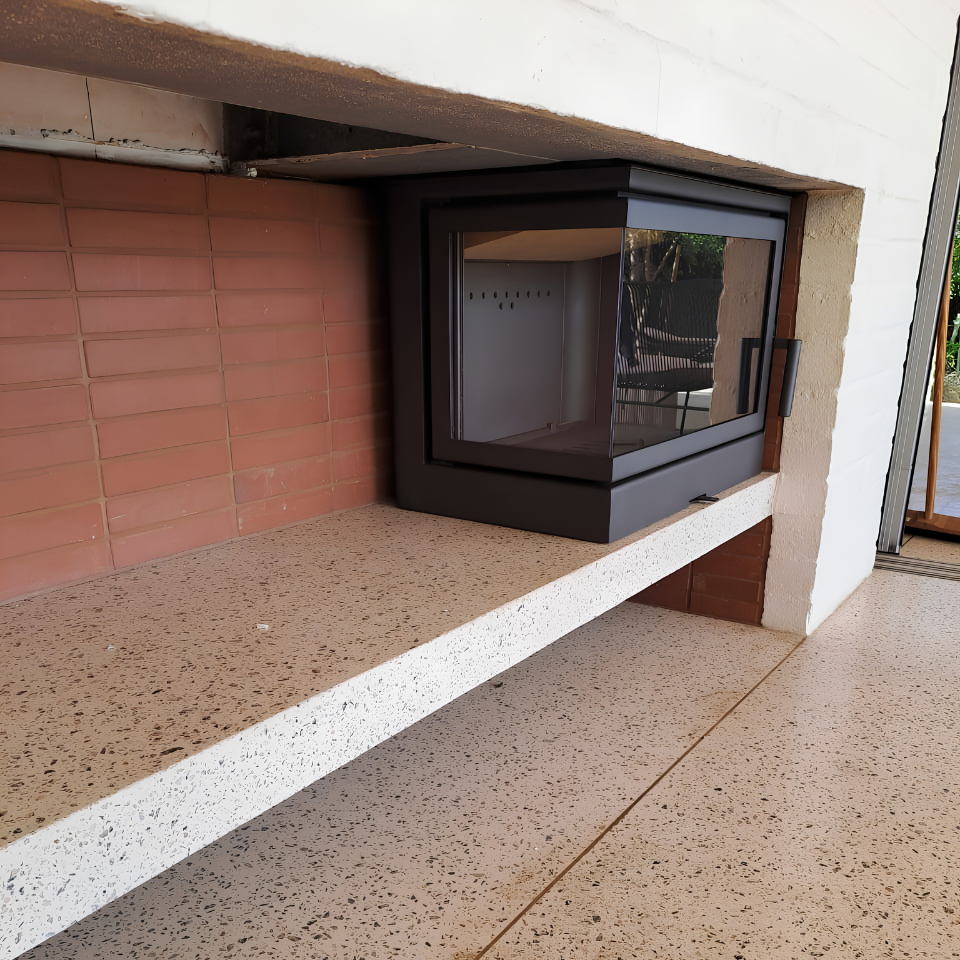 Black finish wood burning stove Dorako sto M 14 Right corner fireplace.
Cast iron freestanding Wood burning close combustion fireplace with Two-Sided Viewing. The Corner Two-Sided wood stove brings an unused space to life, either left- or right-facing. It is a nove
Dorako sto M 14 R is similar to Montigo DIVINE Multi Corner Gas Fireplace | H38CL/CR, Majestic Trilliant 30 Freestanding Direct Vent Gas Fireplace - TRILLIANT30, Napoleon Wood Stove 1450 Independence