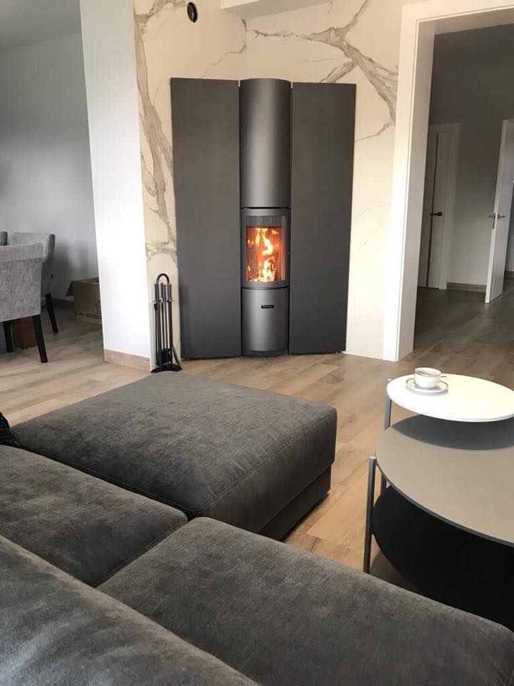Stûv 30 Compact H - 360° Rotating 6KW Wood Burning Stove