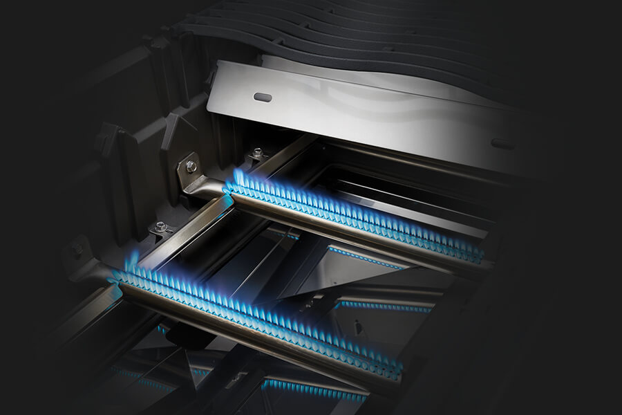 Burner view of rogue 525 gas grill 