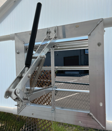 Greenhouse louver open without electricity