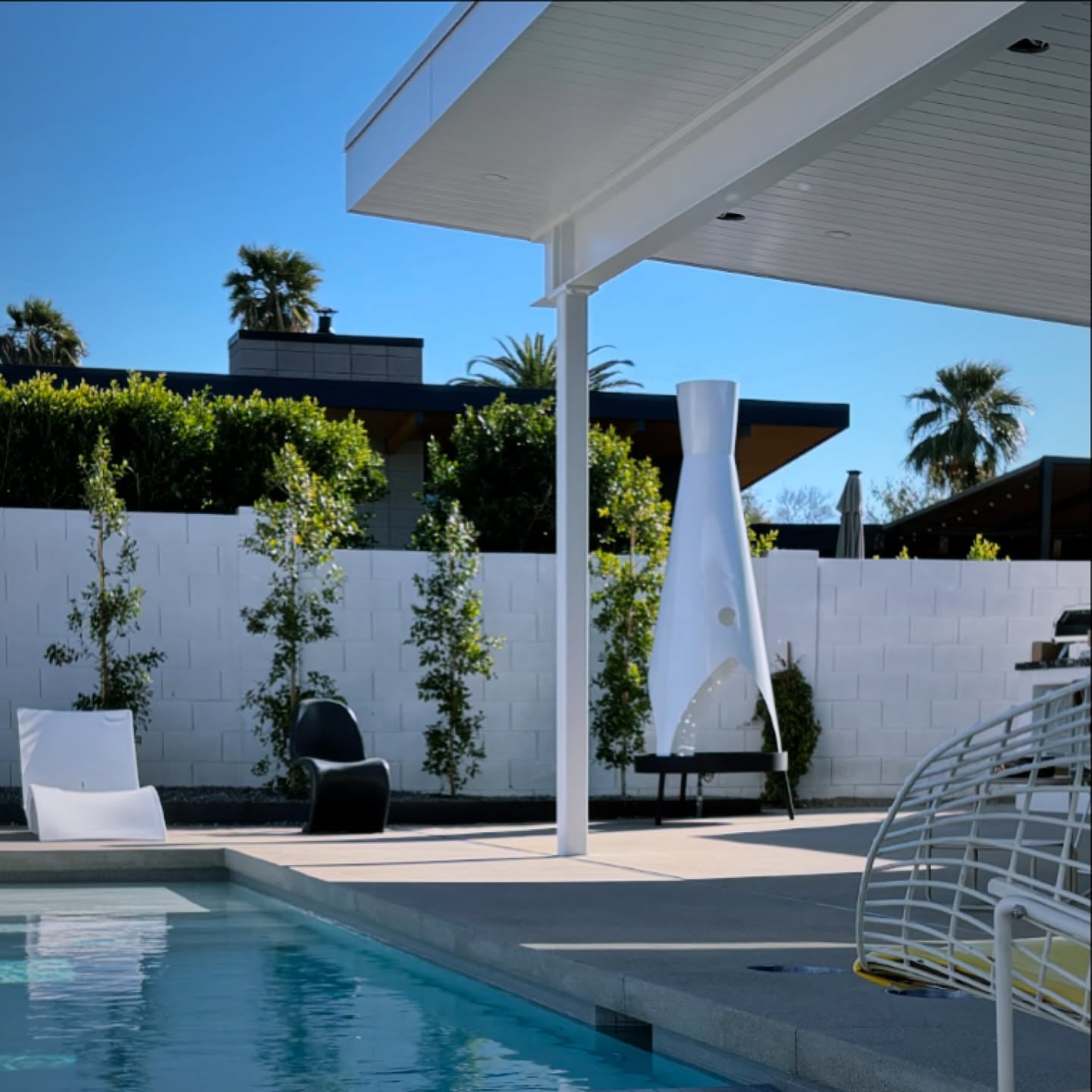 Modfire Stratofire - 9ft Cathedral-Shaped Outdoor Fireplaces