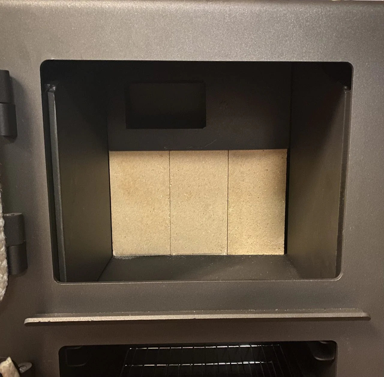 Top area for the wood stove portion. load this with your wood logs so you can heat the cooktop and the stove from this area. High quality steel hinges